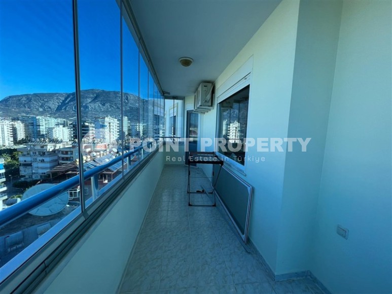 Panoramic apartment with sea and mountain views, on the 10th floor in a residence built in 2016-id-8031-photo-12