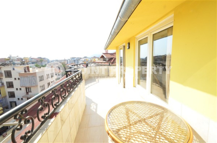 Furnished three bedroom penthouse, 200m², in the center of Alanya, with mountain views-id-1627-photo-22