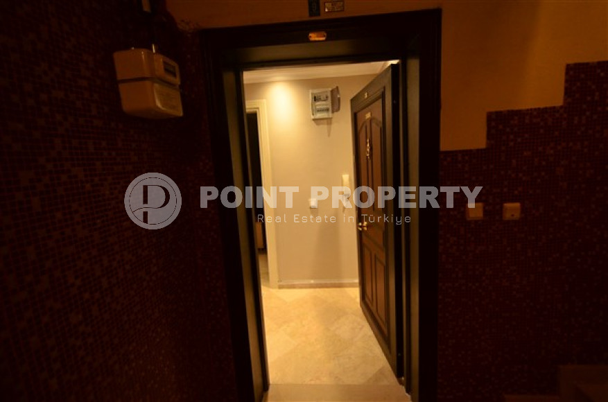 Furnished three bedroom penthouse, 200m², in the center of Alanya, with mountain views-id-1627-photo-24