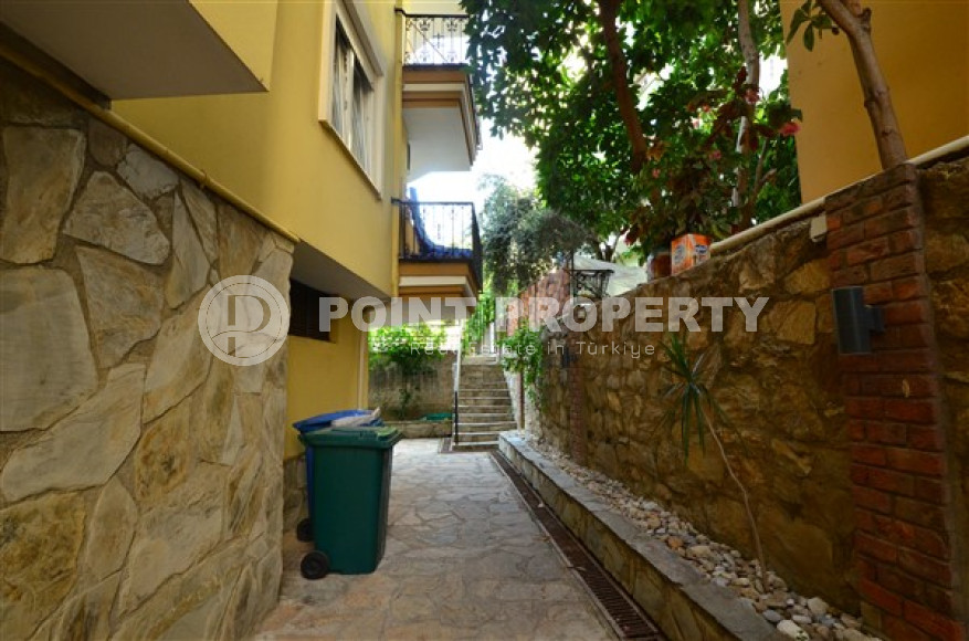 Furnished three bedroom penthouse, 200m², in the center of Alanya, with mountain views-id-1627-photo-26