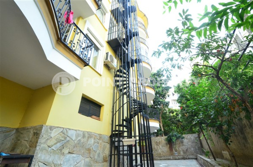 Furnished three bedroom penthouse, 200m², in the center of Alanya, with mountain views-id-1627-photo-28