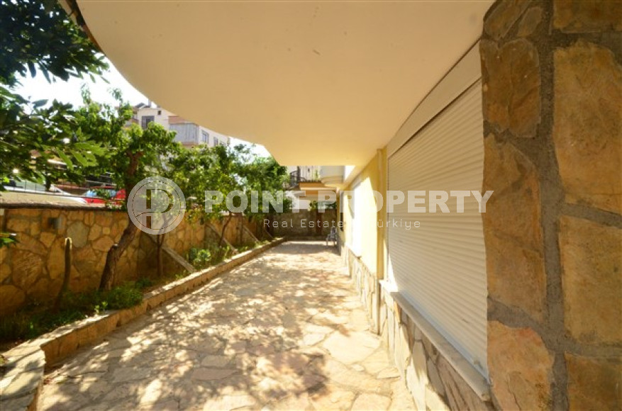 Furnished three bedroom penthouse, 200m², in the center of Alanya, with mountain views-id-1627-photo-31