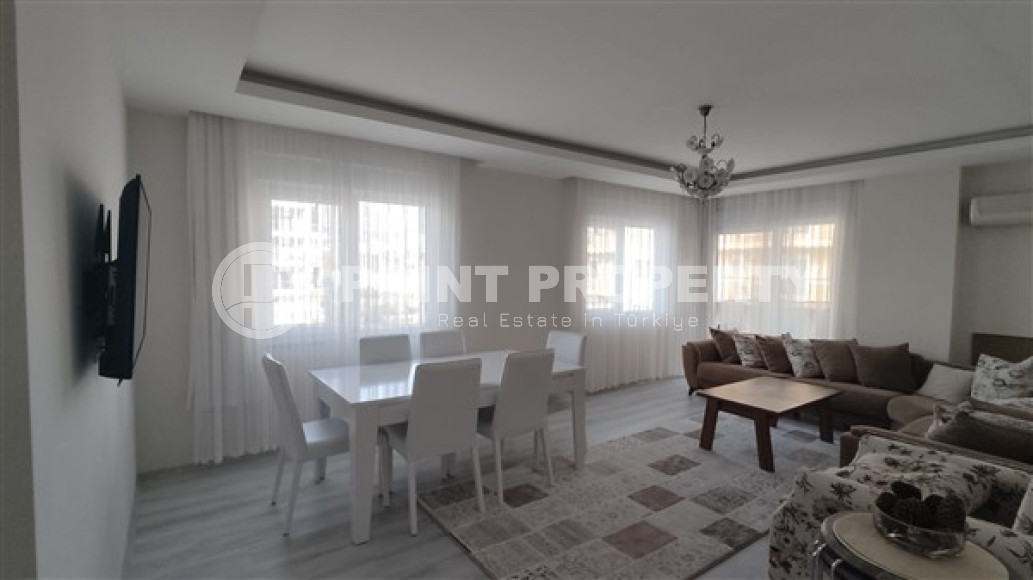 Spacious furnished penthouse 4+2 in the center of Mahmutlar, Alanya, 200 meters from the sea-id-1628-photo-2