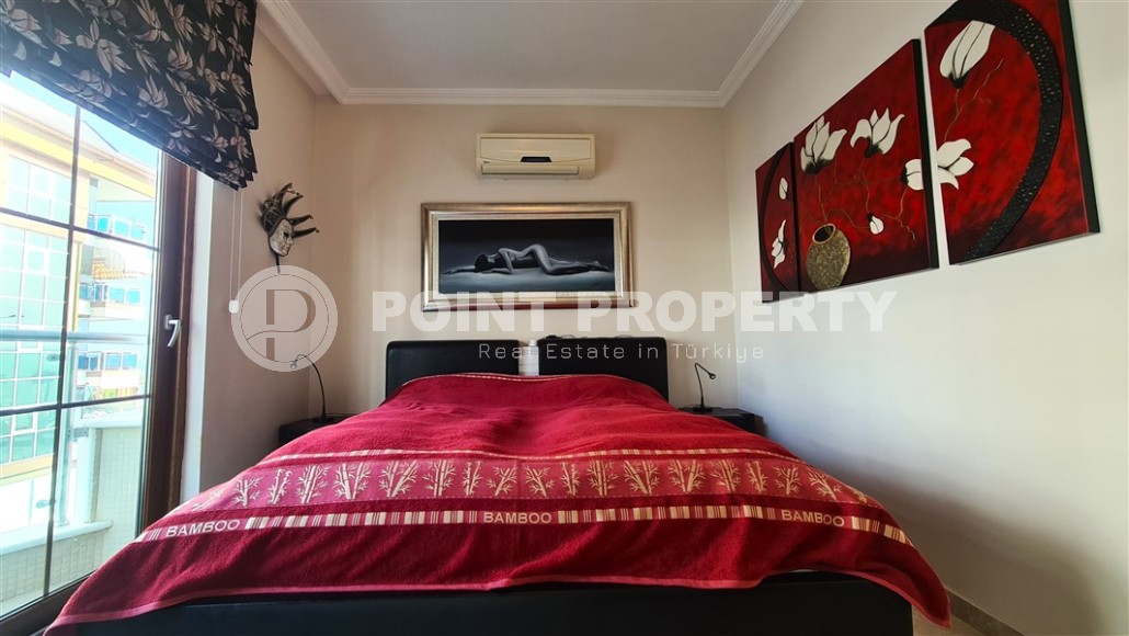 Готовая к проживанию квартира с мебелью и бытовой техникой в 50 метрах от моря, в центре престижного района Аланьи - Кестель-id-8043-фото-7