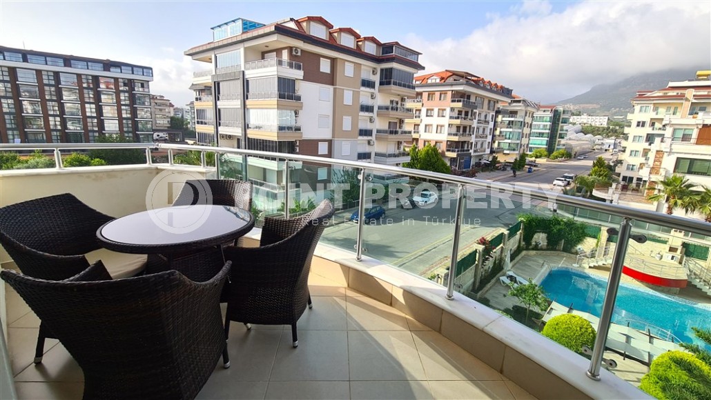 Готовая к проживанию квартира с мебелью и бытовой техникой в 50 метрах от моря, в центре престижного района Аланьи - Кестель-id-8043-фото-11