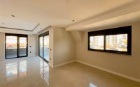 Panoramic two-level apartment 3+1 in the center of Alanya, 400 meters from the famous Cleopatra Beach-id-8050-photo-6