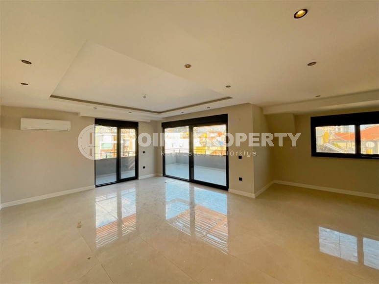 Panoramic two-level apartment 3+1 in the center of Alanya, 400 meters from the famous Cleopatra Beach-id-8050-photo-7