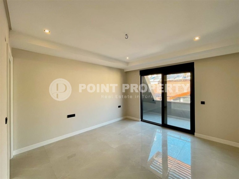 Panoramic two-level apartment 3+1 in the center of Alanya, 400 meters from the famous Cleopatra Beach-id-8050-photo-8