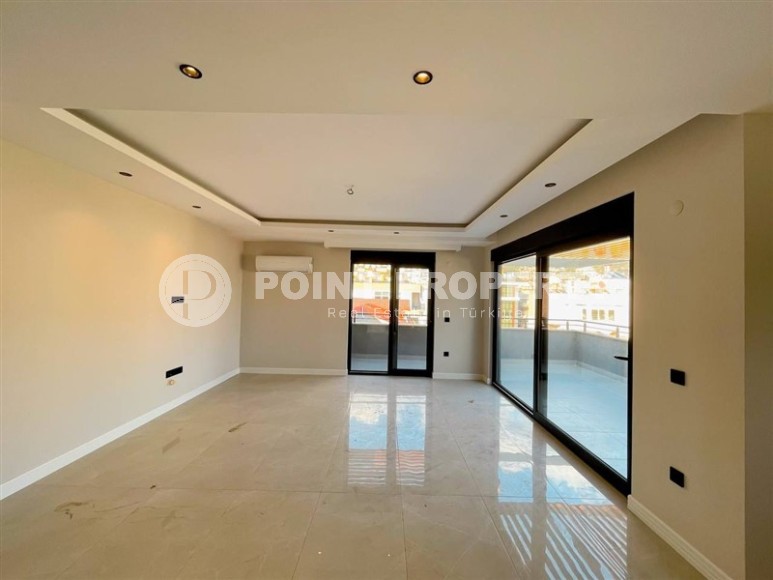 Panoramic two-level apartment 3+1 in the center of Alanya, 400 meters from the famous Cleopatra Beach-id-8050-photo-9