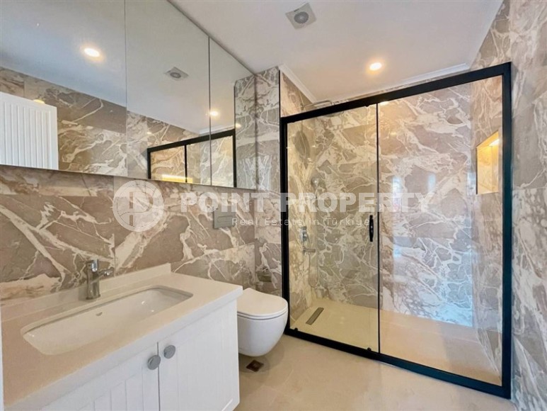 Panoramic two-level apartment 3+1 in the center of Alanya, 400 meters from the famous Cleopatra Beach-id-8050-photo-13