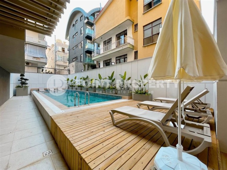 Panoramic two-level apartment 3+1 in the center of Alanya, 400 meters from the famous Cleopatra Beach-id-8050-photo-25
