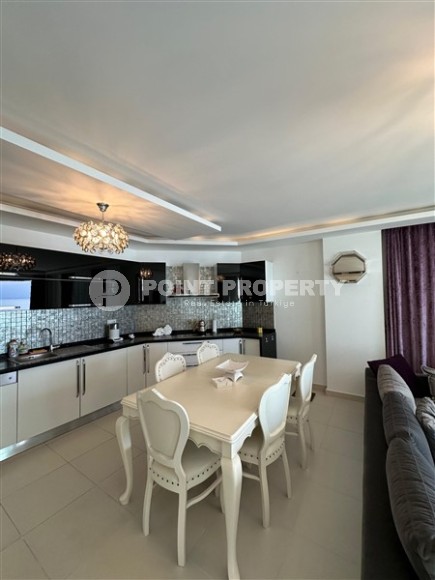 Comfortable 2+1 apartment with a luxurious location on the first line from the sea, in the center of the prestigious area of Alanya - Kestel-id-8053-photo-4