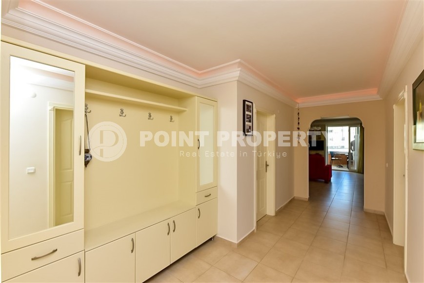 Panoramic apartment 2+1 with sea views, on the 8th floor, in the center of Mahmutlar district-id-8056-photo-7