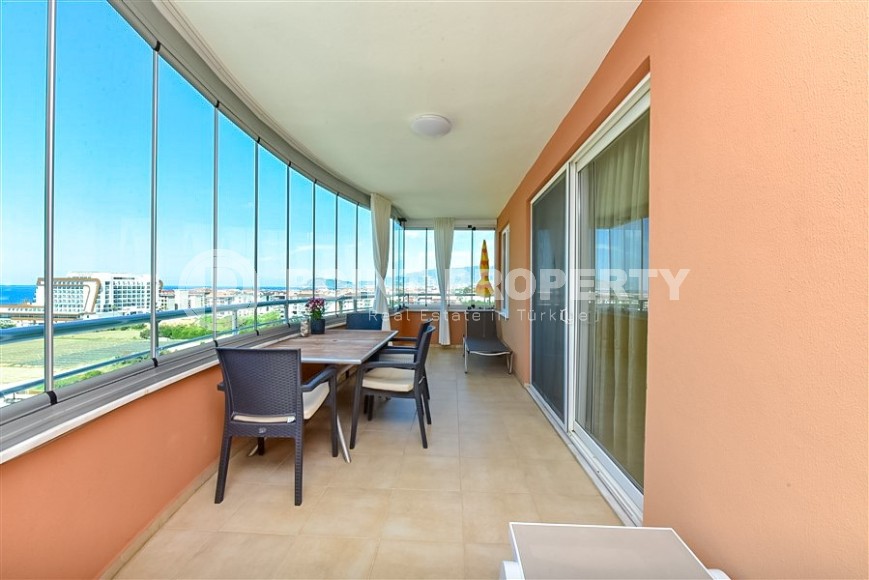 Panoramic apartment 2+1 with sea views, on the 8th floor, in the center of Mahmutlar district-id-8056-photo-9