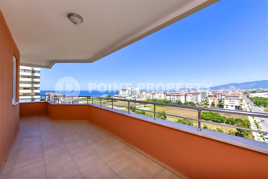 Panoramic apartment 2+1 with sea views, on the 8th floor, in the center of Mahmutlar district-id-8056-photo-12