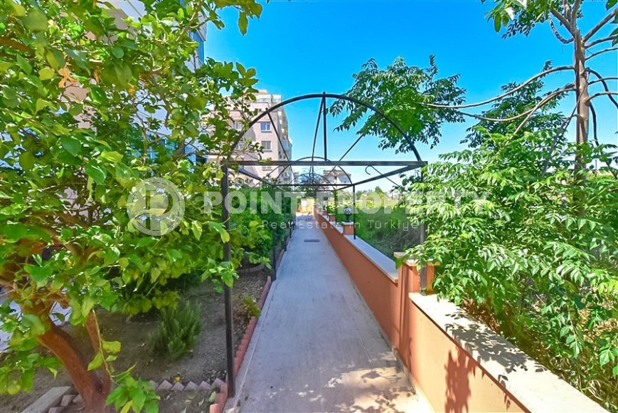 Panoramic apartment 2+1 with sea views, on the 8th floor, in the center of Mahmutlar district-id-8056-photo-18