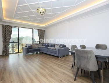 Вместительная четырёхкомнатная квартира с хорошим интерьером и мебелью, центр Аланьи-id-4542-фото-2