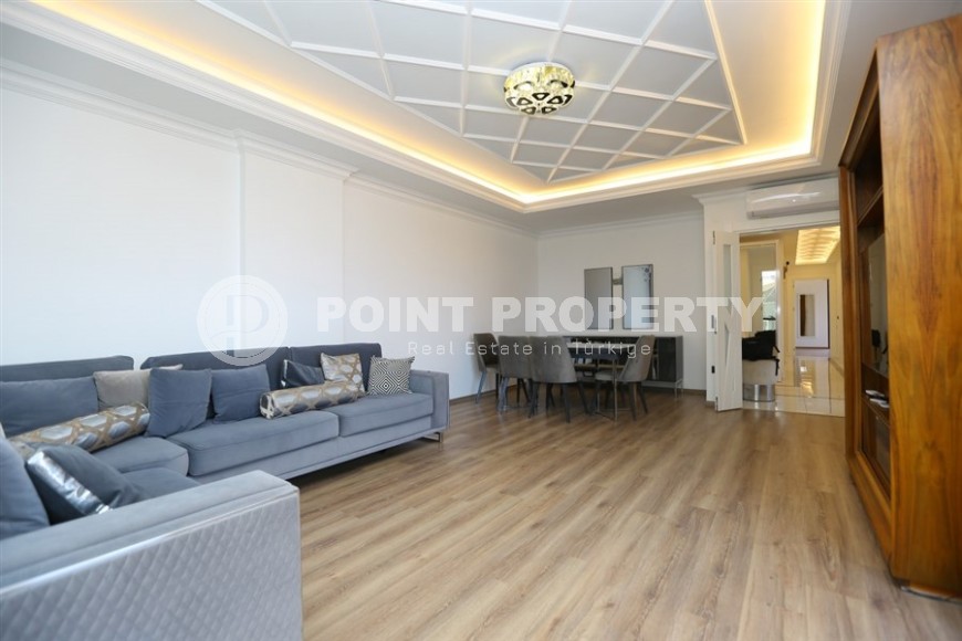 Вместительная четырёхкомнатная квартира с хорошим интерьером и мебелью, центр Аланьи-id-4542-фото-3