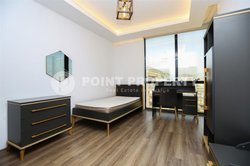 Вместительная четырёхкомнатная квартира с хорошим интерьером и мебелью, центр Аланьи-id-4542-фото-6