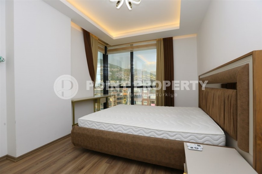 Вместительная четырёхкомнатная квартира с хорошим интерьером и мебелью, центр Аланьи-id-4542-фото-7