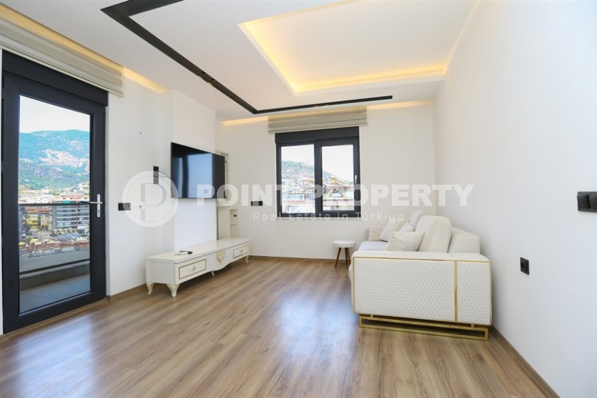 Вместительная четырёхкомнатная квартира с хорошим интерьером и мебелью, центр Аланьи-id-4542-фото-8