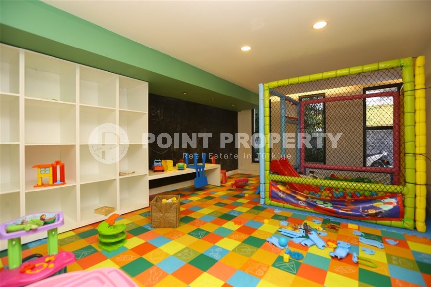 Вместительная четырёхкомнатная квартира с хорошим интерьером и мебелью, центр Аланьи-id-4542-фото-17