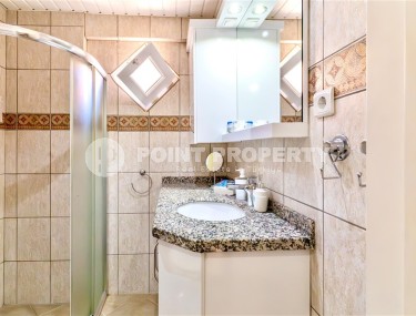 Благоустроенная меблированная квартира с видом на море в центре района Оба-id-8074-фото-5