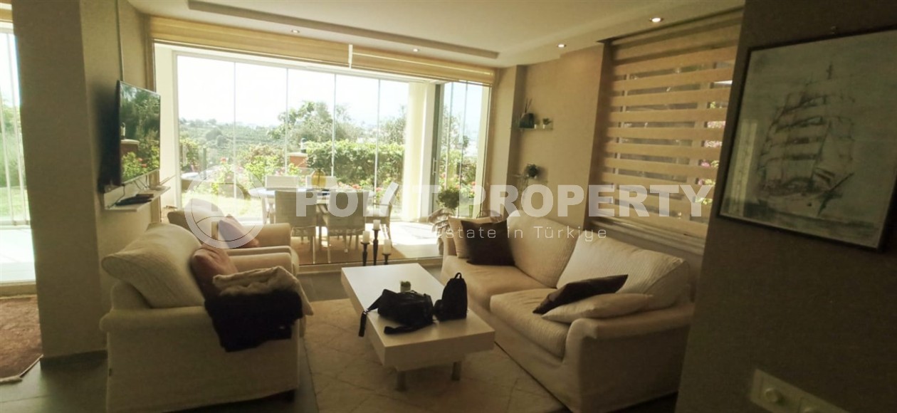 Благоустроенная квартира 3+1, общей площадью 150 м2, на 1-м этаже в комфортабельном жилом комплексе, построенном в 2012 году.-id-8098-фото-2