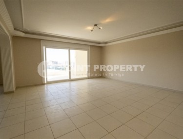 Spacious 3+1 apartment with a total area of 150 m2, on the 4th floor with panoramic views of the city and mountains.-id-4539-photo-5