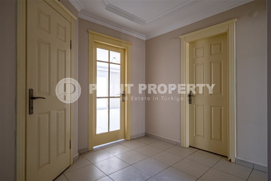 Просторные апартаменты 2+1, общей площадью 150 м2, на 3-м этаже с панорамным видом на город и горы.-id-4539-фото-6