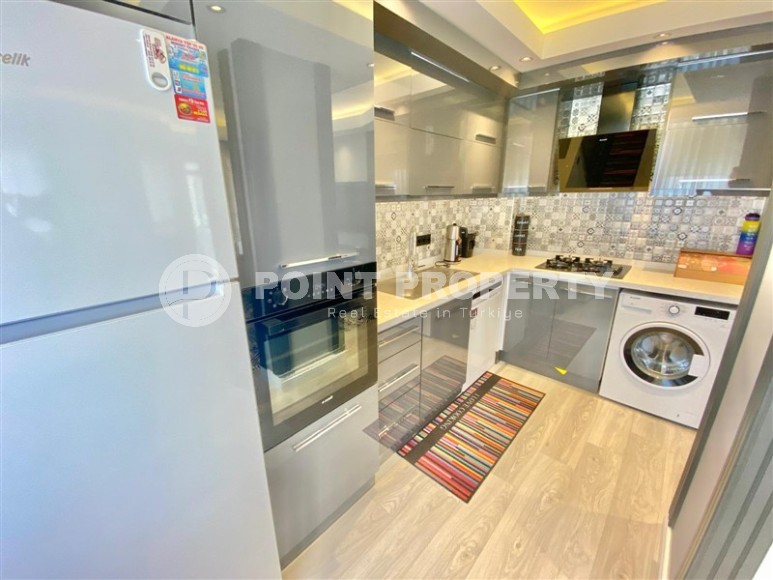 Comfortable 2+1 apartment with new renovation and modern design, 500 meters from the sea-id-8109-photo-3