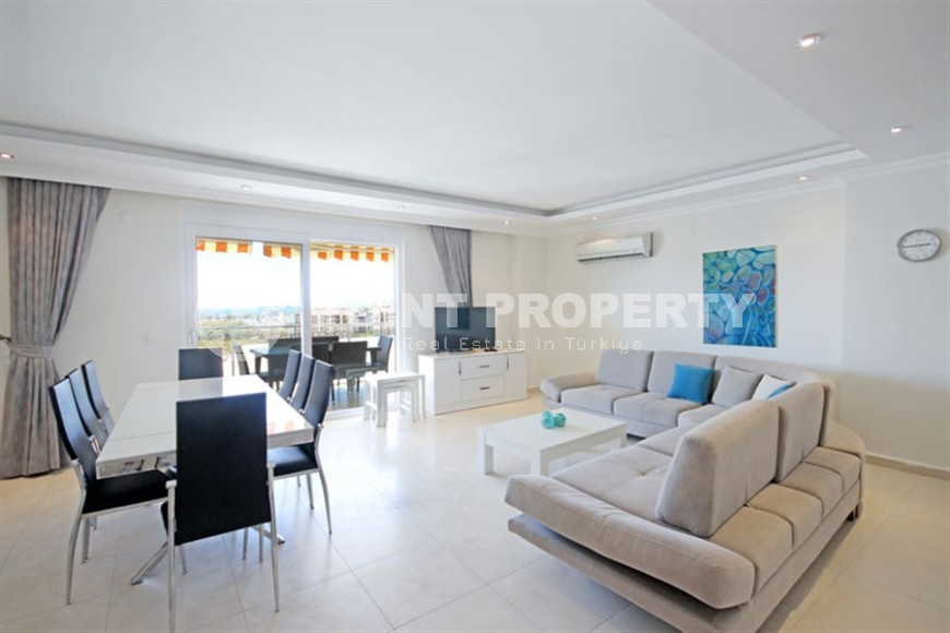 Panoramic two-level apartment overlooking the city and the sea, on the 7th floor with an attic 600 meters from the sea-id-8111-photo-2