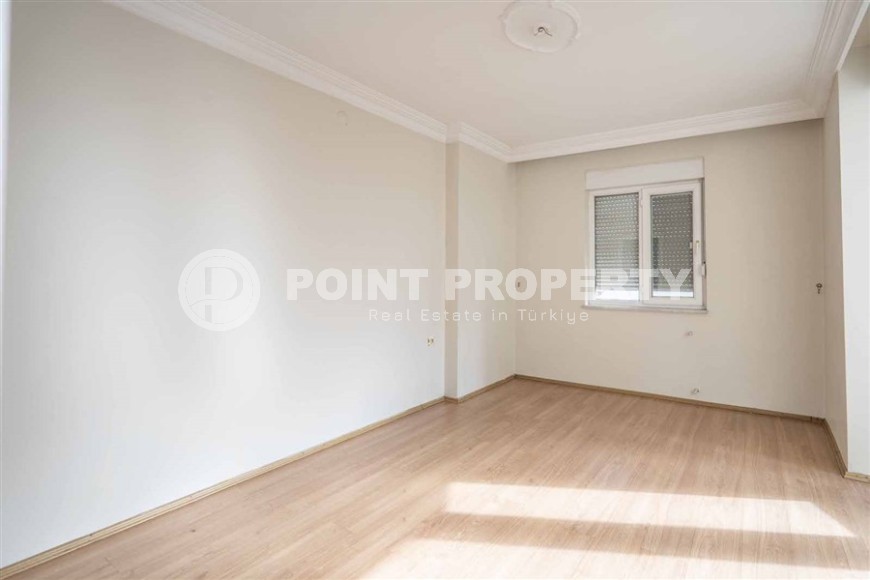 Просторная квартира с тремя спальнями  для большой семьи. Выгодная цена.-id-8114-фото-4