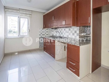 Spacious three bedroom apartment for a large family. Profitable price.-id-8114-photo-5