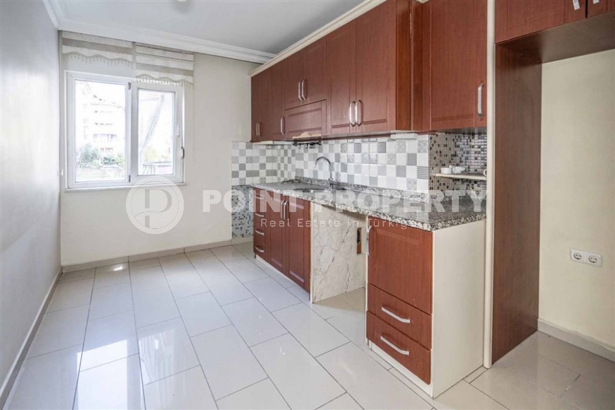 Просторная квартира с тремя спальнями  для большой семьи. Выгодная цена.-id-8114-фото-5