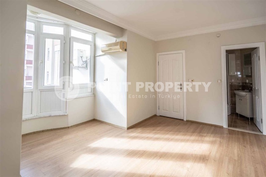 Просторная квартира с тремя спальнями  для большой семьи. Выгодная цена.-id-8114-фото-8