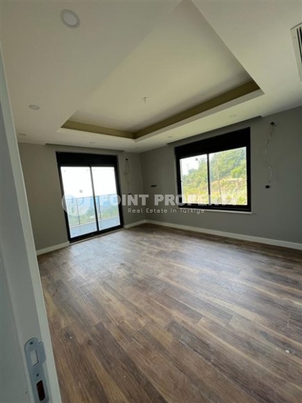 Продается отдельно стоящая вилла с лифтом и бассейном в престижном районе Бекташ, Алания.-id-8126-фото-3