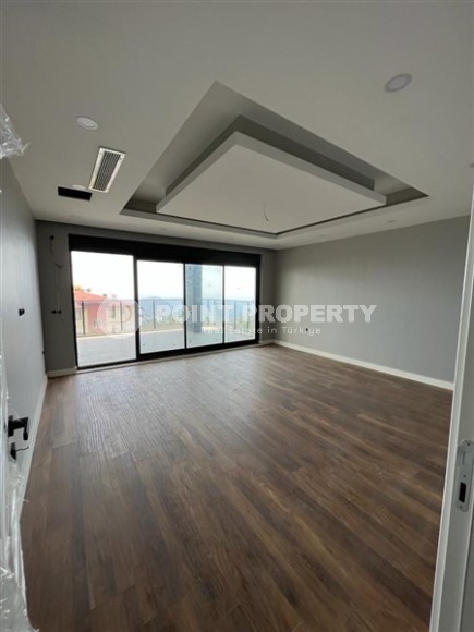 Продается отдельно стоящая вилла с лифтом и бассейном в престижном районе Бекташ, Алания.-id-8126-фото-4