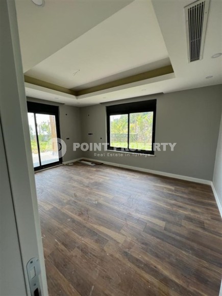 Продается отдельно стоящая вилла с лифтом и бассейном в престижном районе Бекташ, Алания.-id-8126-фото-9