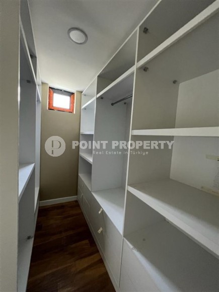 Продается отдельно стоящая вилла с лифтом и бассейном в престижном районе Бекташ, Алания.-id-8126-фото-13