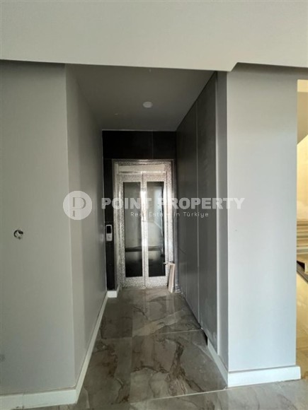 Продается отдельно стоящая вилла с лифтом и бассейном в престижном районе Бекташ, Алания.-id-8126-фото-16