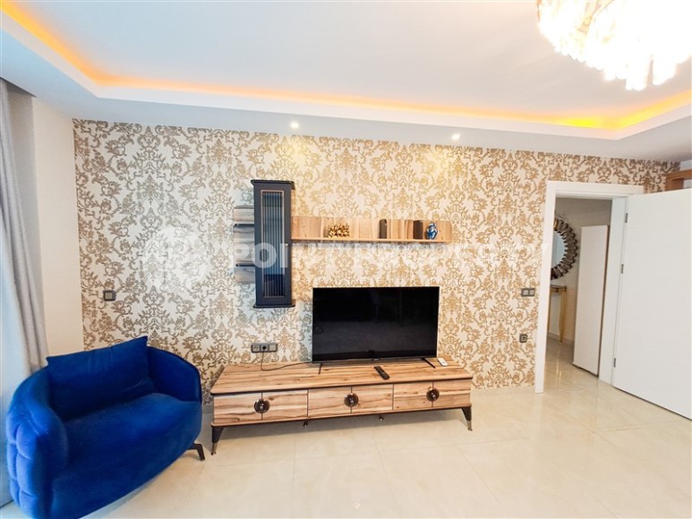 Panoramic apartment 2+1 on the first coastline in the center of Mahmutlar-id-8144-photo-4