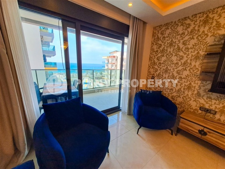 Panoramic apartment 2+1 on the first coastline in the center of Mahmutlar-id-8144-photo-5