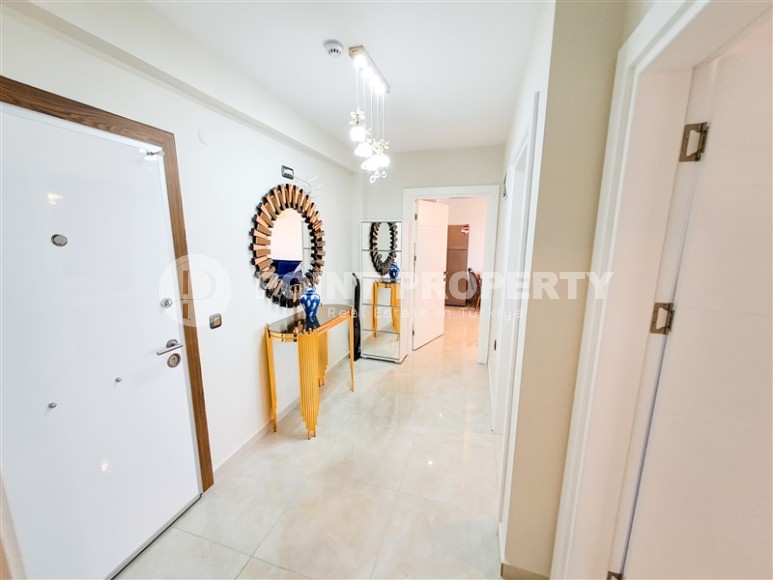 Panoramic apartment 2+1 on the first coastline in the center of Mahmutlar-id-8144-photo-7