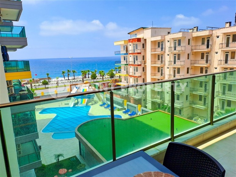 Panoramic apartment 2+1 on the first coastline in the center of Mahmutlar-id-8144-photo-16