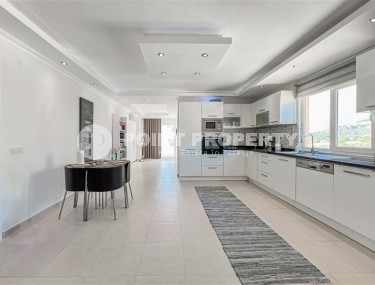 Apartment in Mahmutlray for a large family in a complex with a swimming pool-id-8174-photo-3