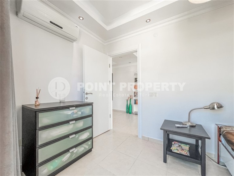 Квартира в Махмутларе для большой семьи в комплексе с бассейном-id-8174-фото-11