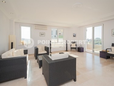 Penthouse for a large family with gorgeous views of the sea and mountains-id-8175-photo-3