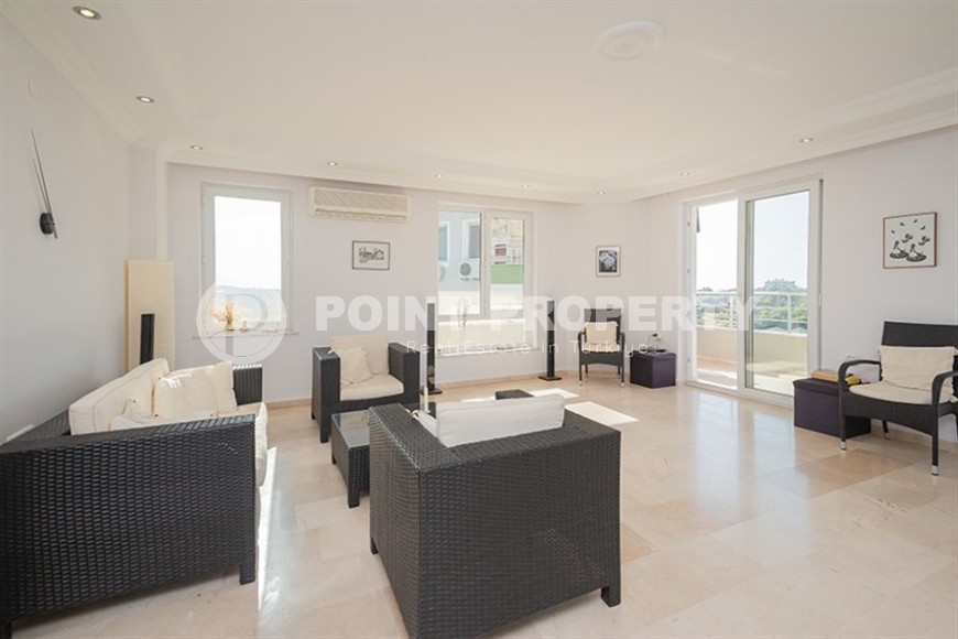 Penthouse for a large family with gorgeous views of the sea and mountains-id-8175-photo-3