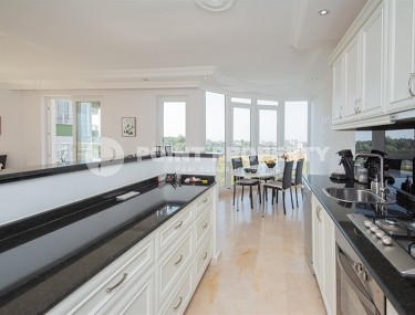 Penthouse for a large family with gorgeous views of the sea and mountains-id-8175-photo-5